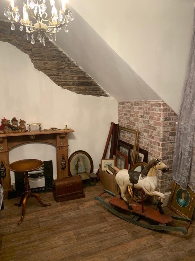 The Attic Apartment At Number 54 Ilfracombe Exterior photo